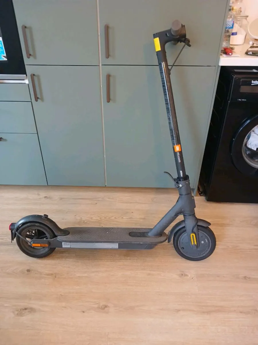 E scooter - Image 1