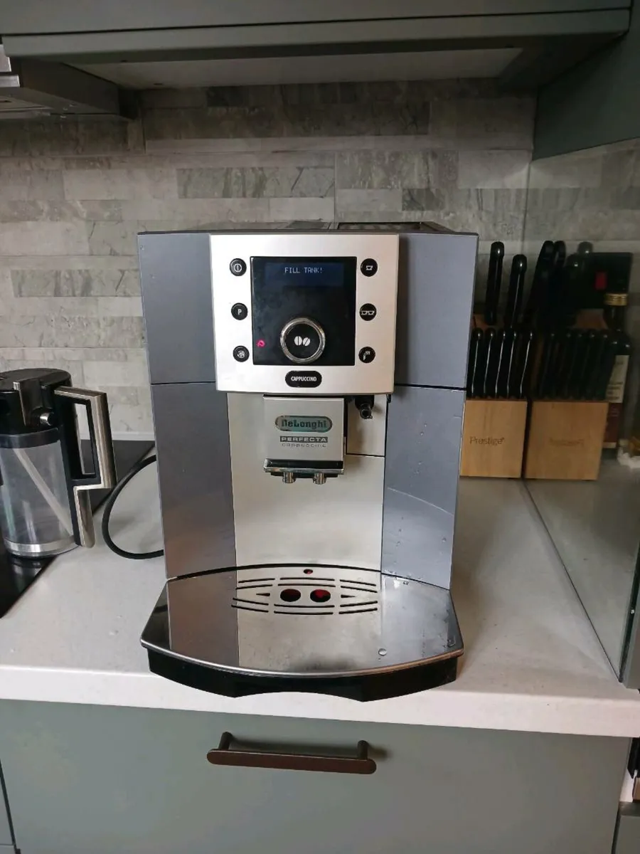De longhi - Eletta cappuccino top. - Image 1
