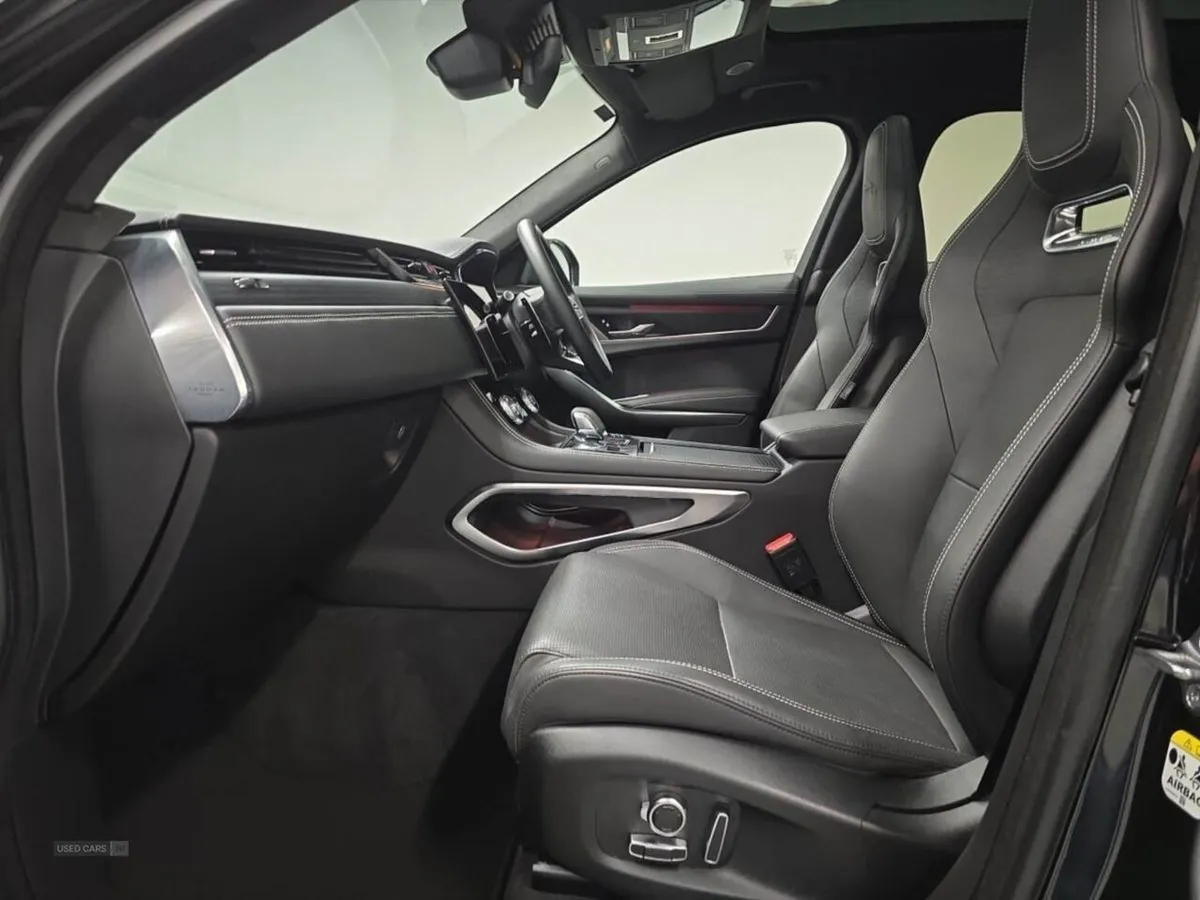 Jaguar F- PACE 2.0 D200 R-dynamic HSE Black 5dr A - Image 3