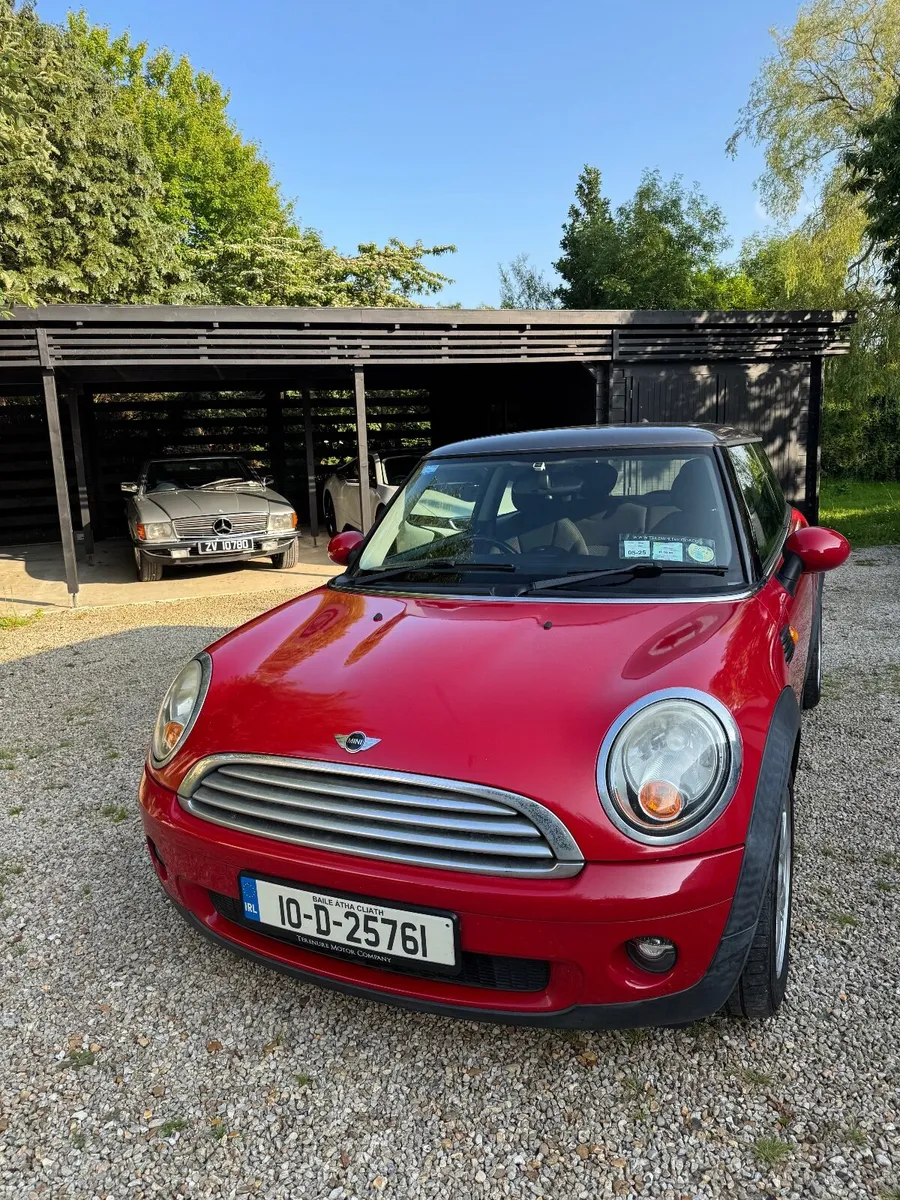 Mini Cooper 2010 - Image 1