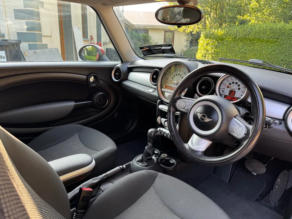 Mini Cooper 2010 - Image 4