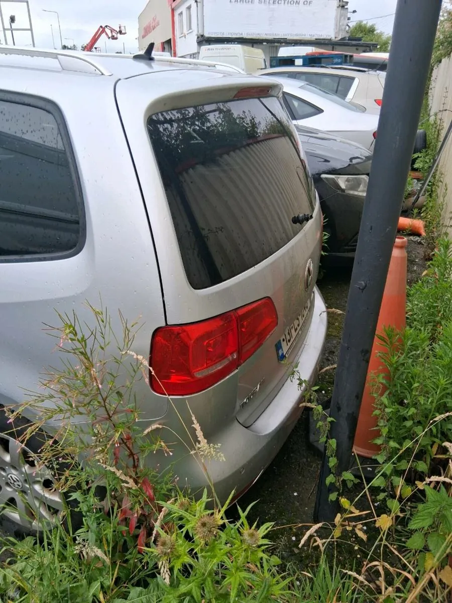 2013 volkswagen  trourn - Image 4