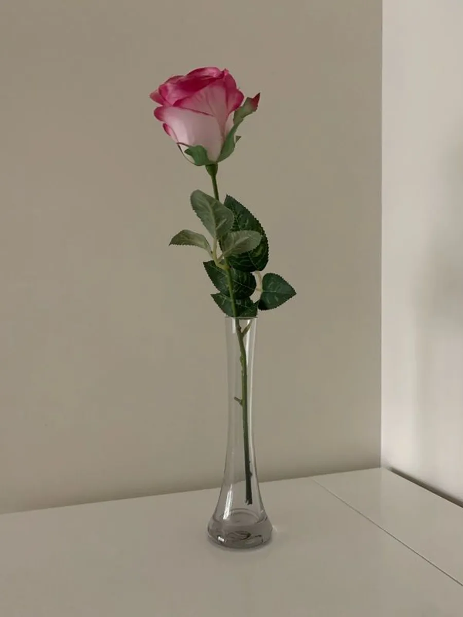 Rose Bud Vase - Image 1