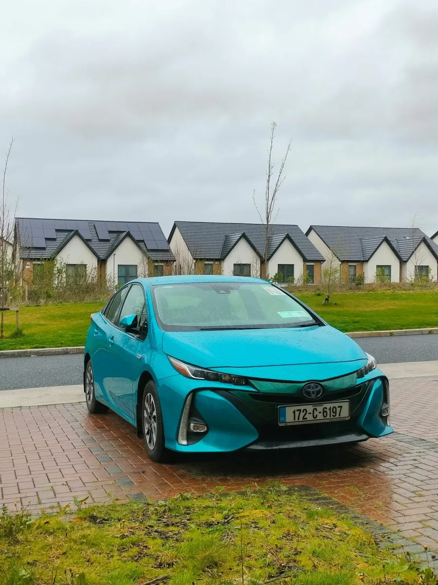 Toyota Prius 2017 - Image 3