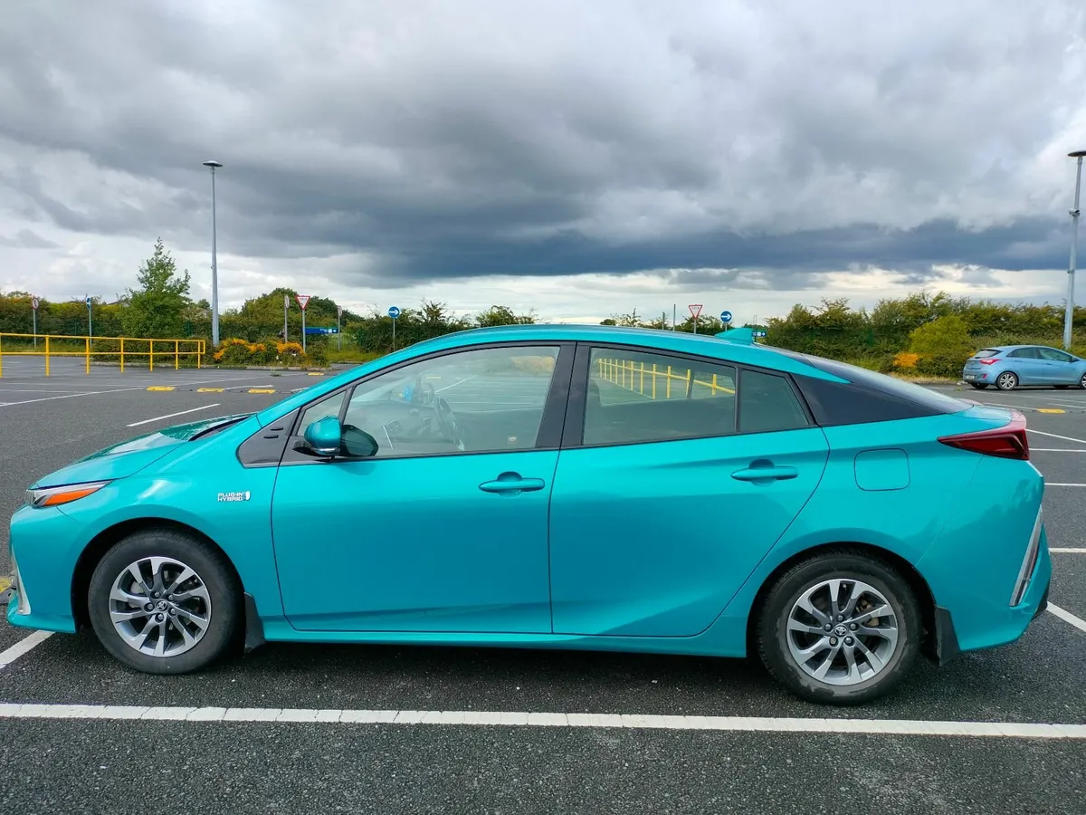 Toyota Prius 2017 - Image 4