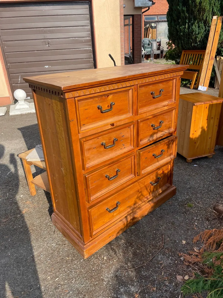 Extra large and deep chest of drawers - Image 1