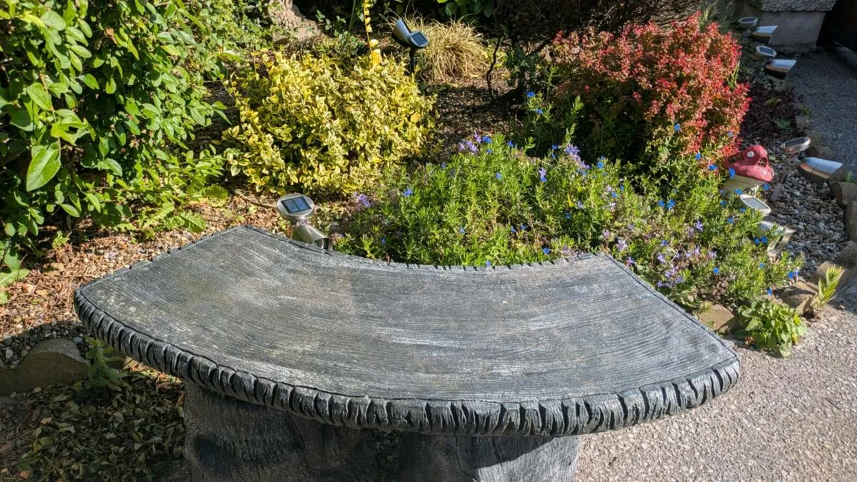 Garden concrete bench curved seat - Image 2