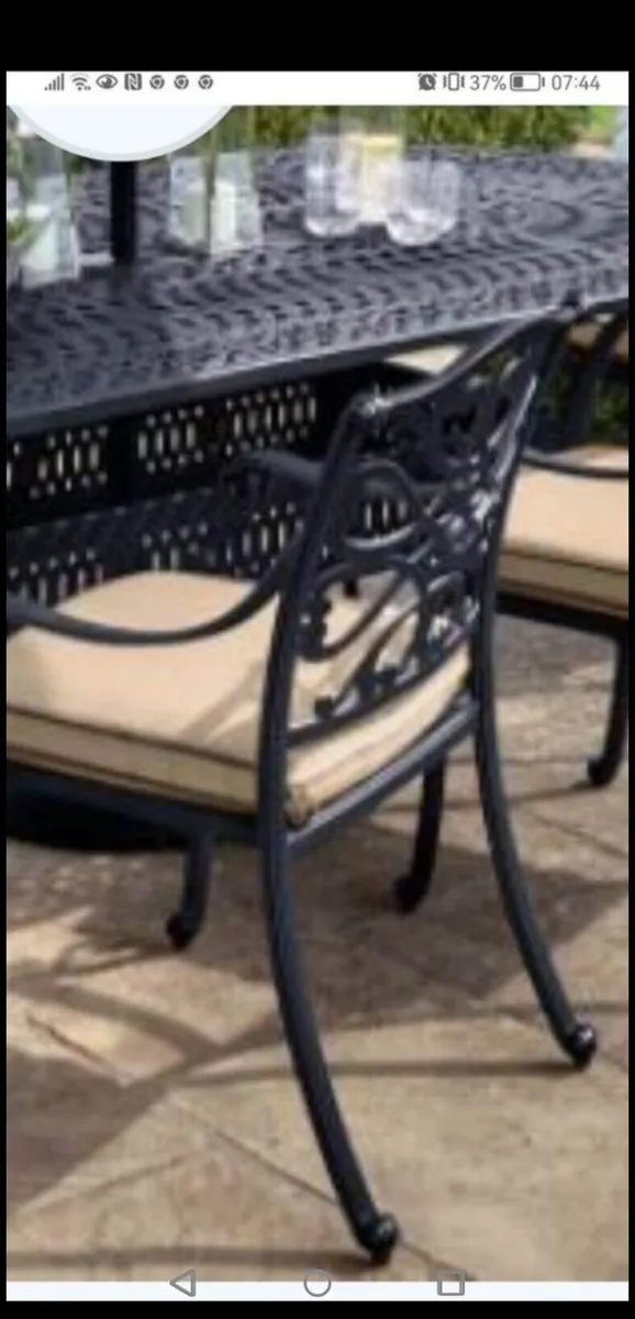 **CLEARANCE**Brand New Hartman Cast Alum. 6 Seater - Image 3