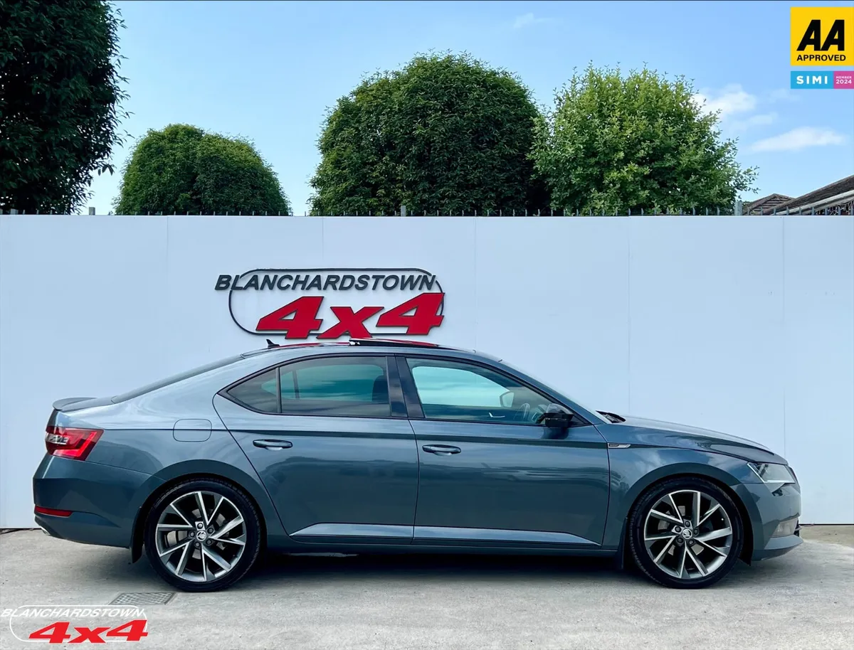 SKODA SUPERB SPORTLINE AUTOMATIC PANROOF STUNNING - Image 4