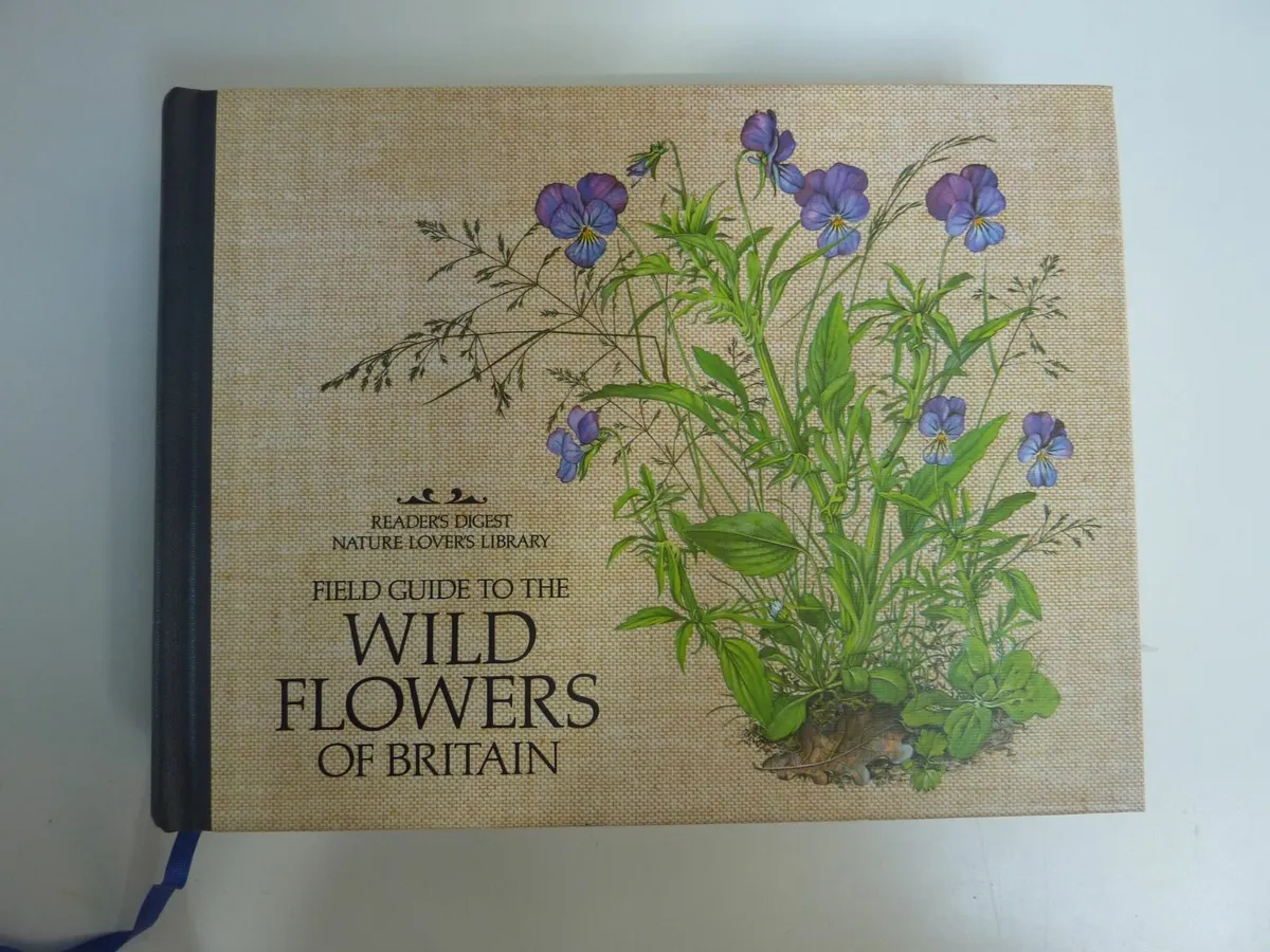 Field guide to wild flowers of Britain (book) - Image 1