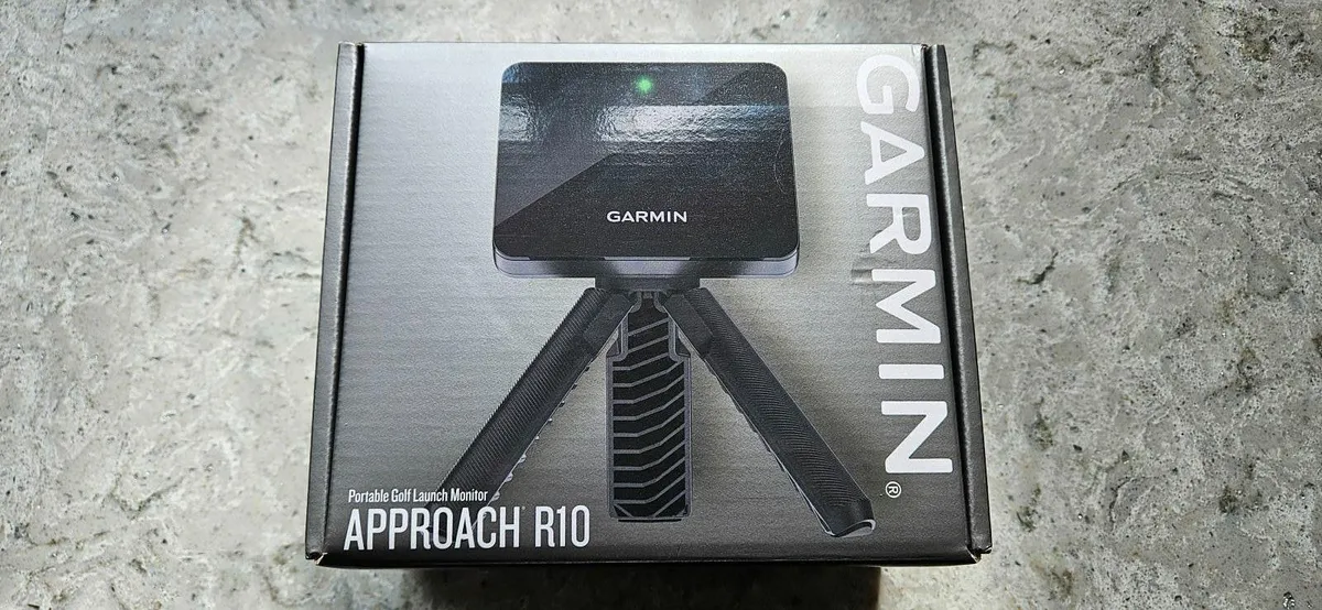 Garmin R10 Launch Monitor - Image 1