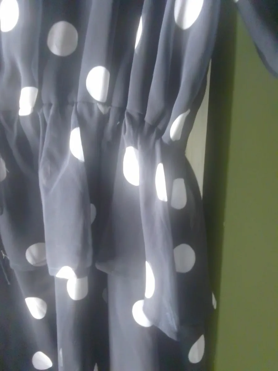 BLACK &WHITE POLKA DOT CHIFFON DRESS 14 NEW - Image 4