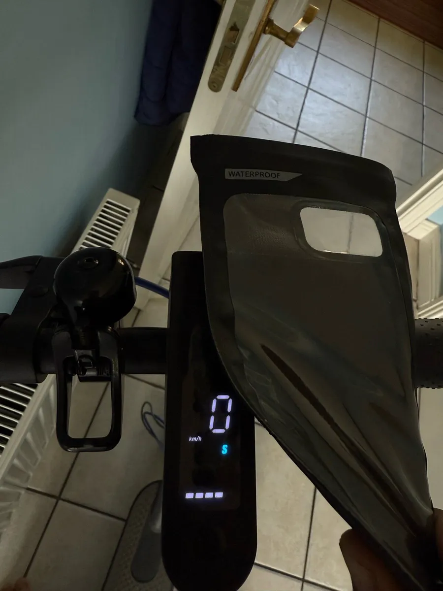 Xiaomi Mi Electric Scooter 3 - Image 2