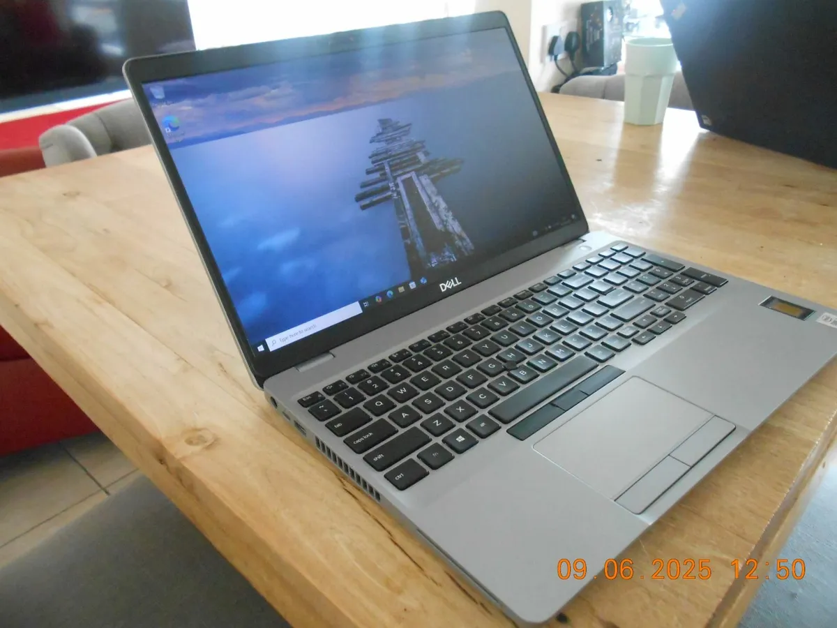 DELL Latitude 5511 15.6 ” Intel i7 10th Gen Win11 - Image 2