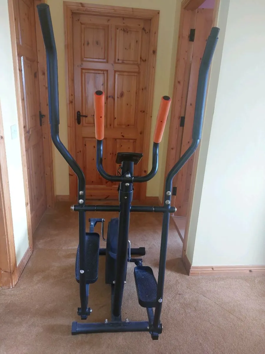 Crosstrainer - Image 1