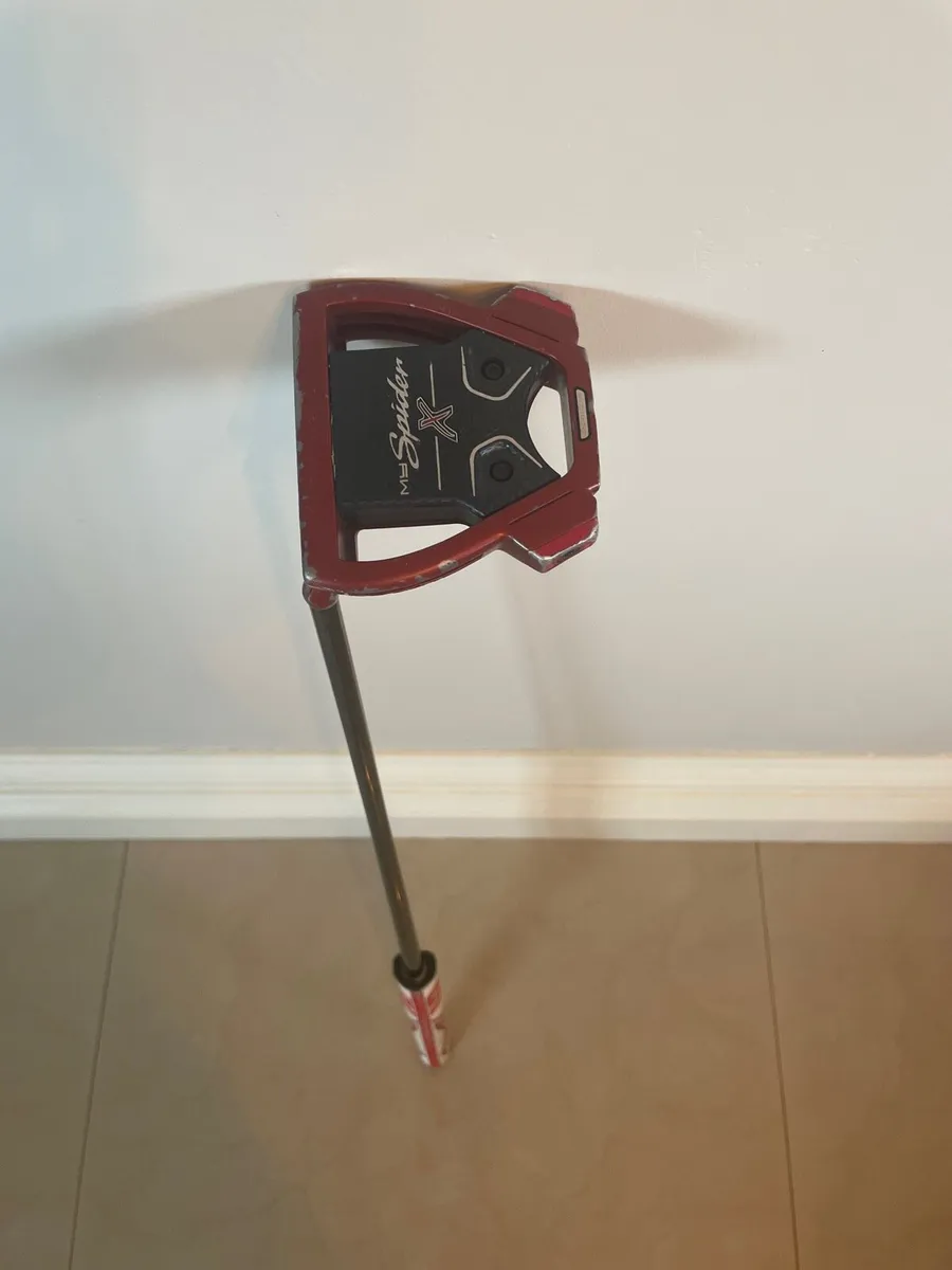 Left handed Taylormades Spider x putter - Image 1