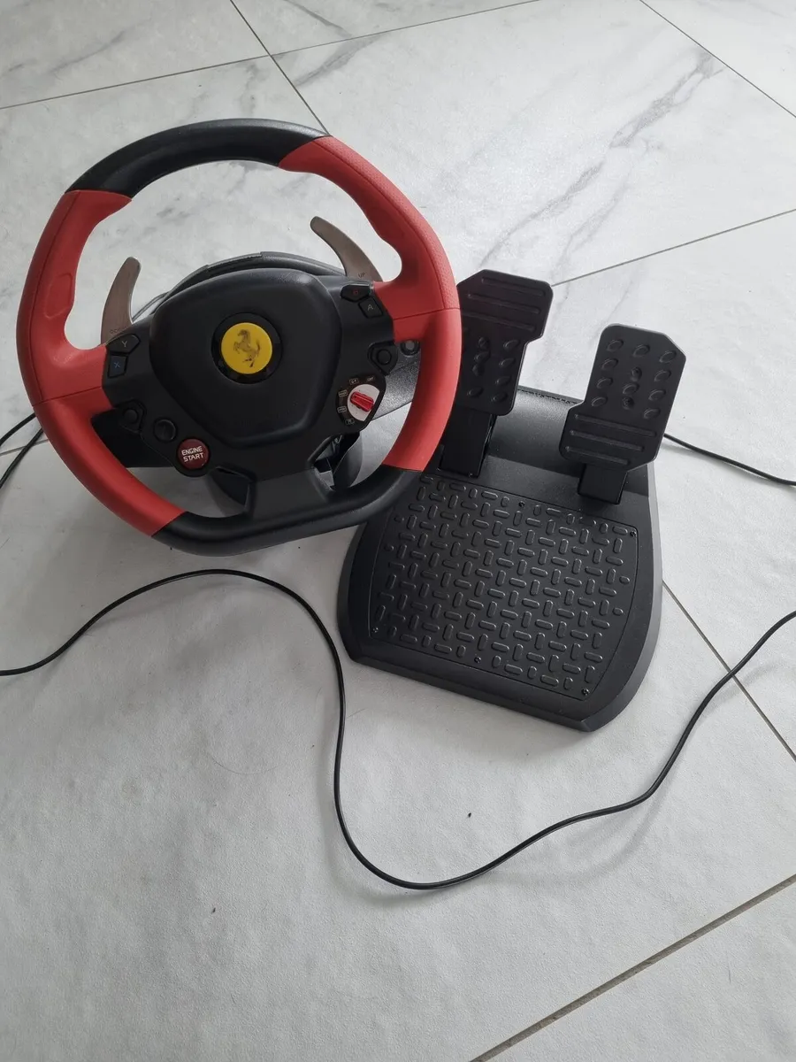 Racing wheel and Pedals - Image 1
