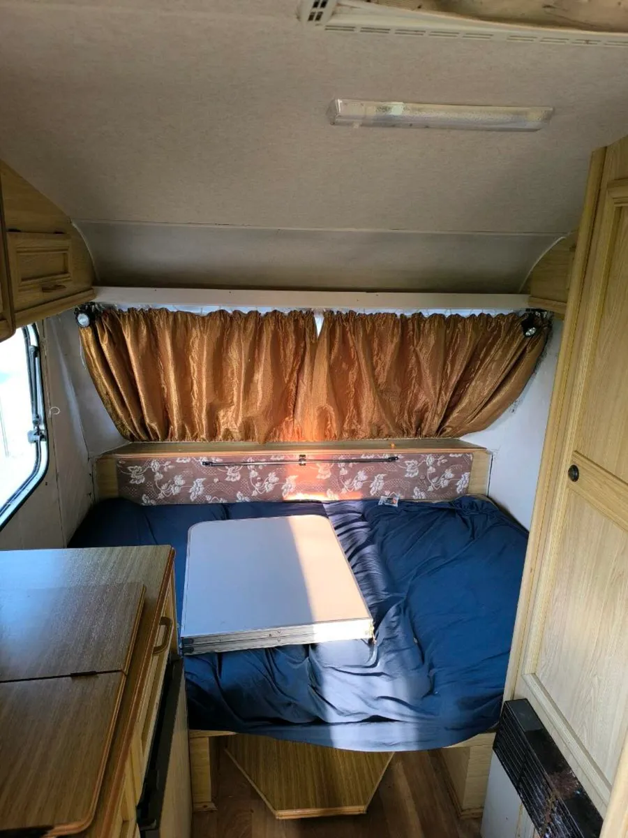 Caravan - Image 4