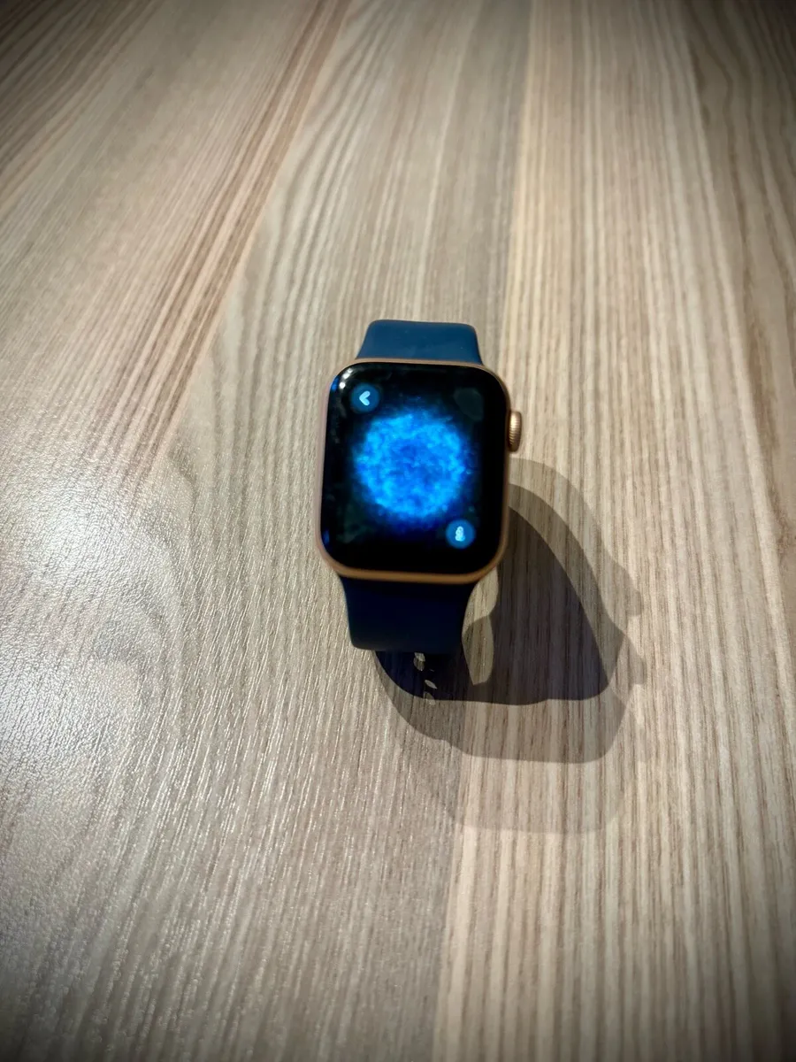 Apple Watch Series 6 40mm Pink - Image 1
