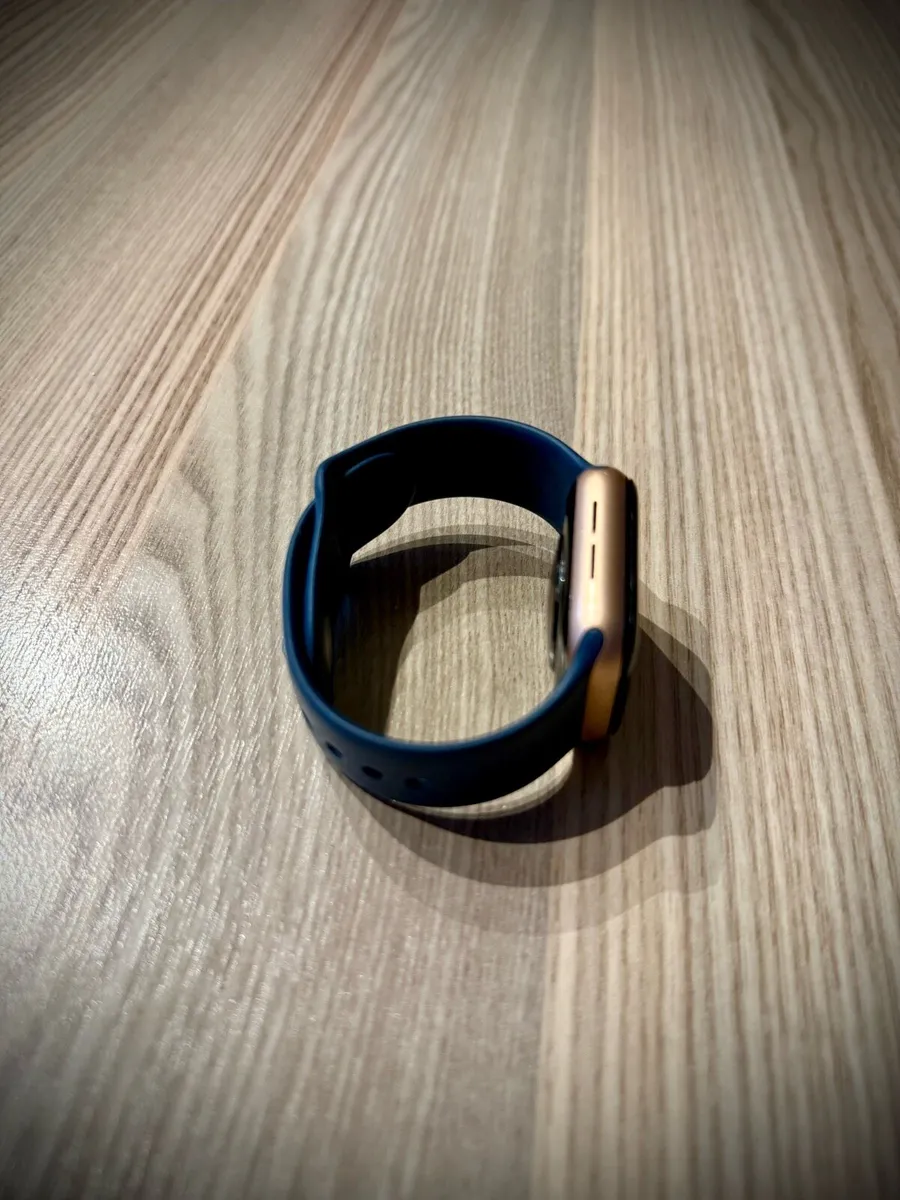 Apple Watch Series 6 40mm Pink - Image 2