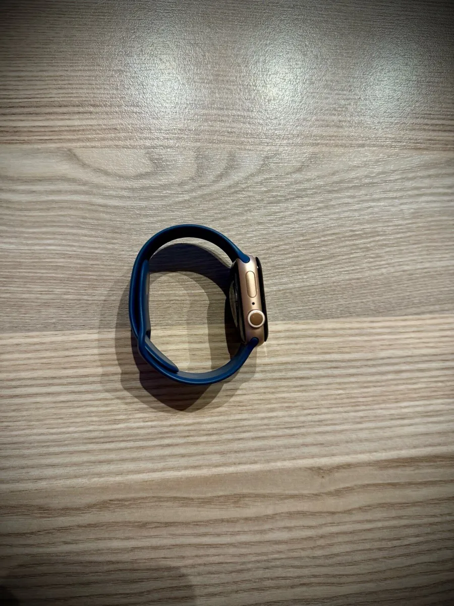 Apple Watch Series 6 40mm Pink - Image 4