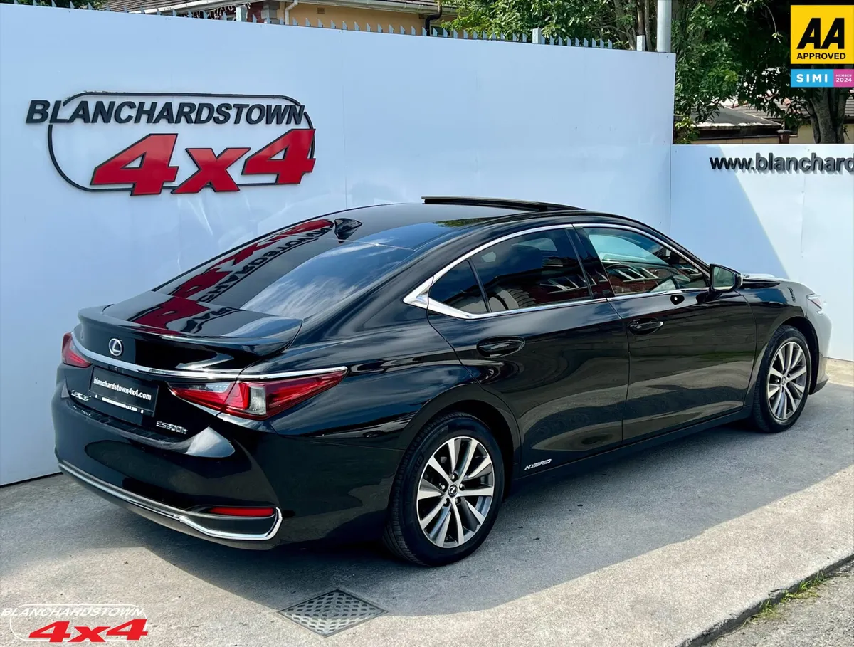 LEXUS ES300h PINNACLE OF REFINEMENT FINANCE ME - Image 2