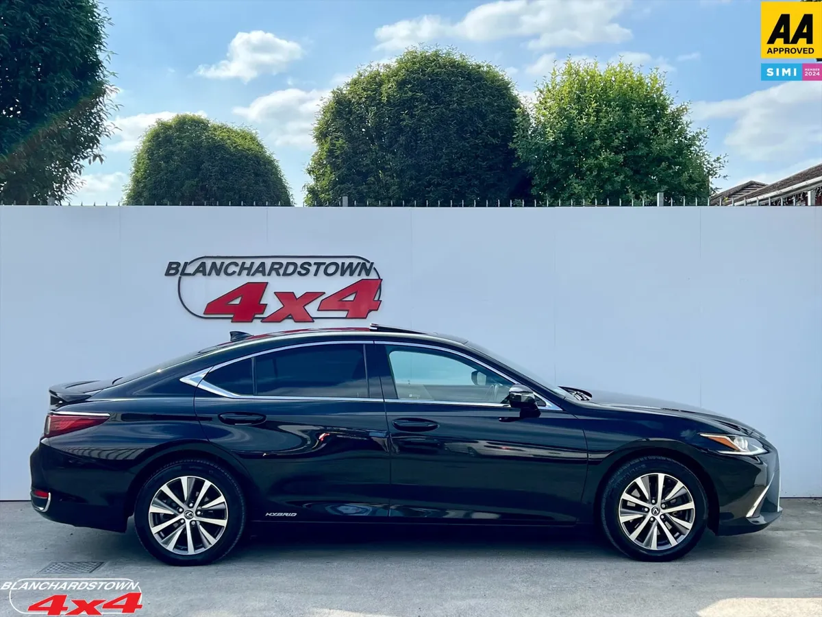 LEXUS ES300h PINNACLE OF REFINEMENT FINANCE ME - Image 4