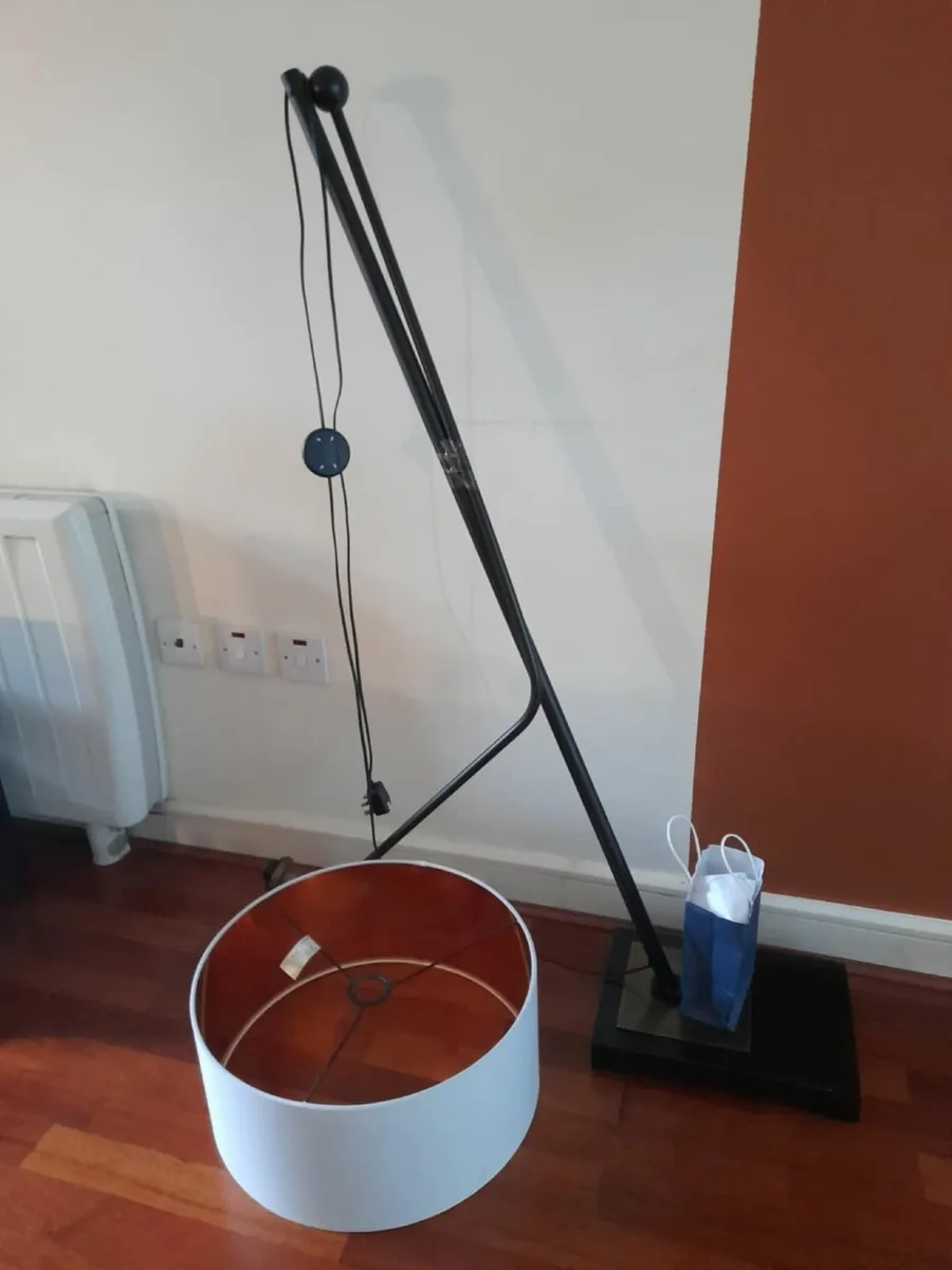 Large overhang floor lamp - Image 2