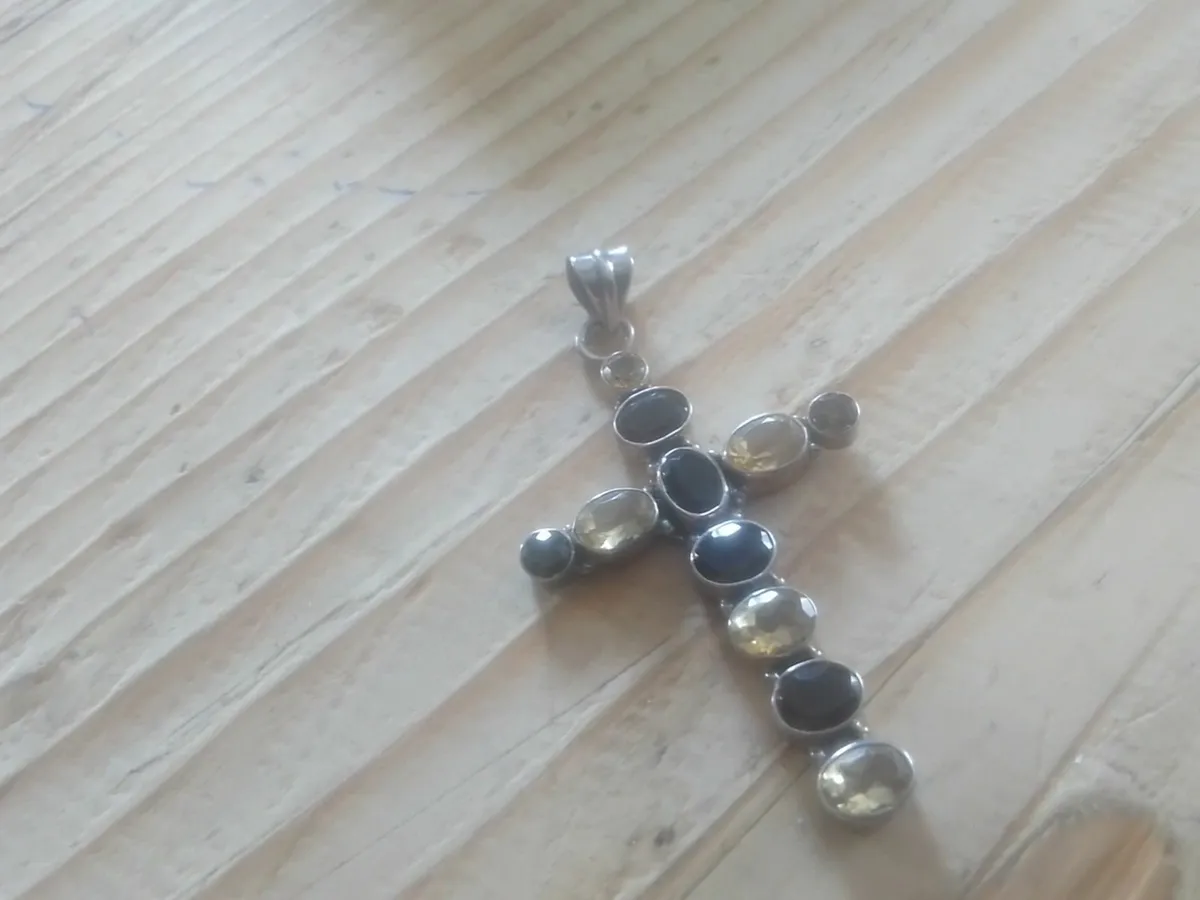 STG SILVER VINTAGE SMOKEY QUARTZ CROSS PENDANT - Image 2