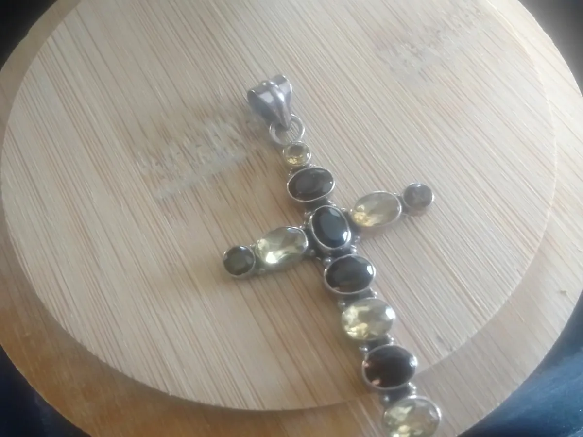 STG SILVER VINTAGE SMOKEY QUARTZ CROSS PENDANT - Image 1