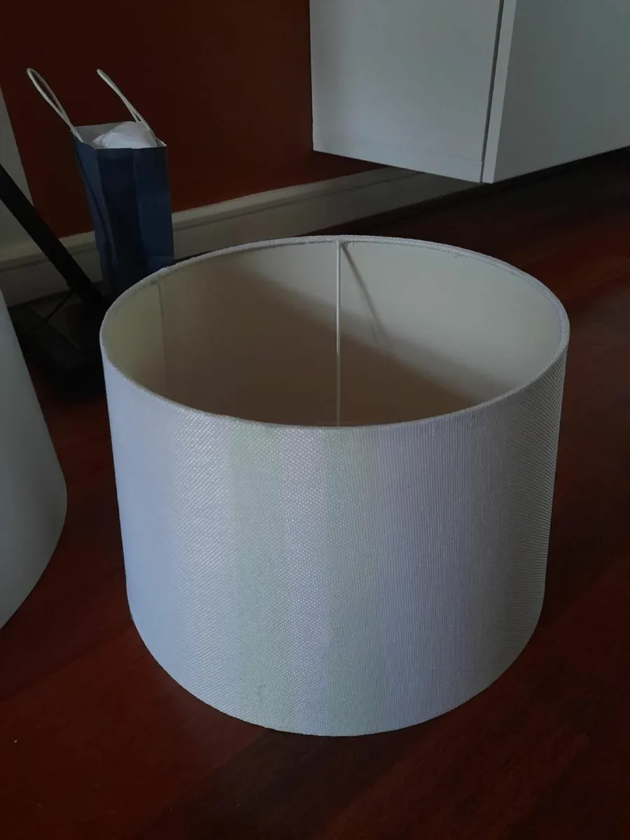 Free lamp shades x6 - Image 3