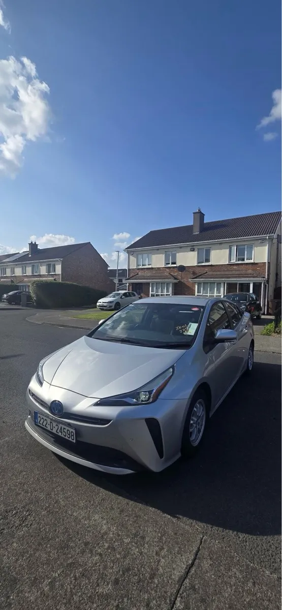 Toyota PruisHybrid E-FourSelfCharge Automatic 2022 - Image 3