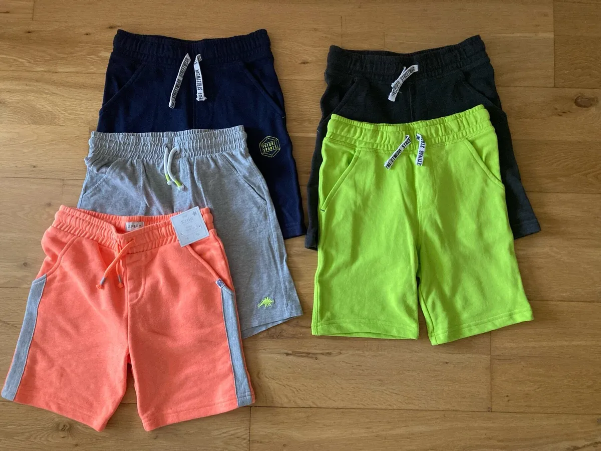 Boys shorts 6-7y - Image 2