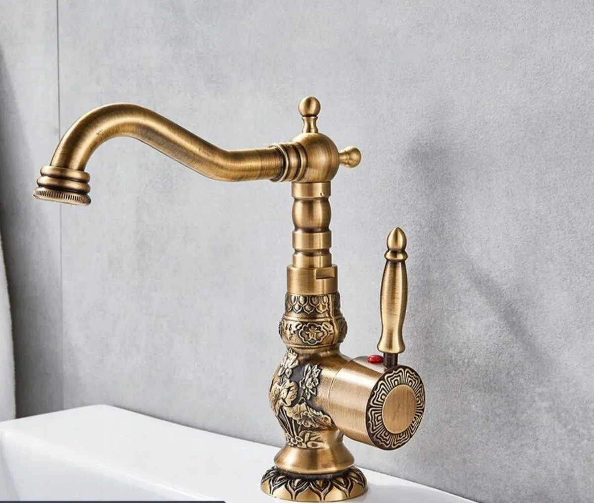 Bathroom Kitchen Gold Tap - Image 1