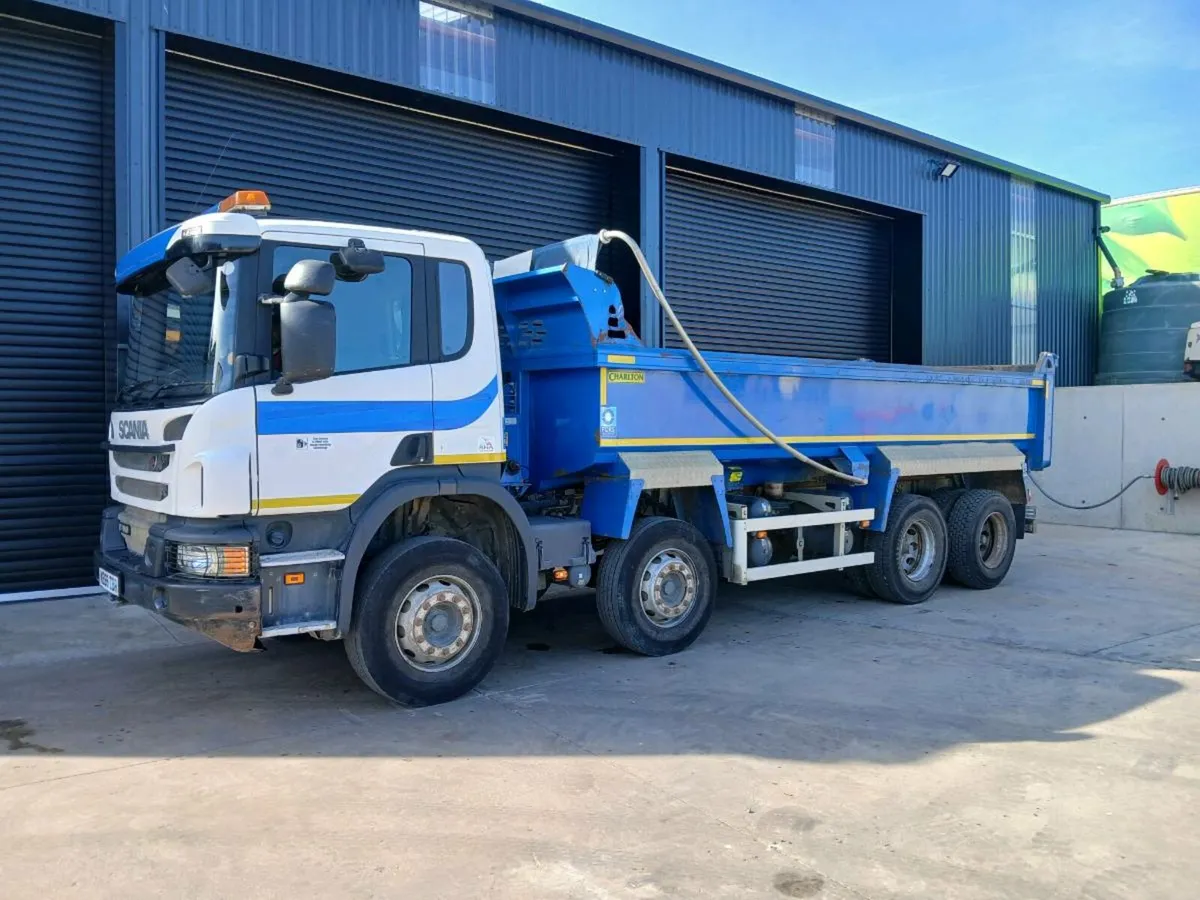 Scania P410 8x4 tipper - Image 1