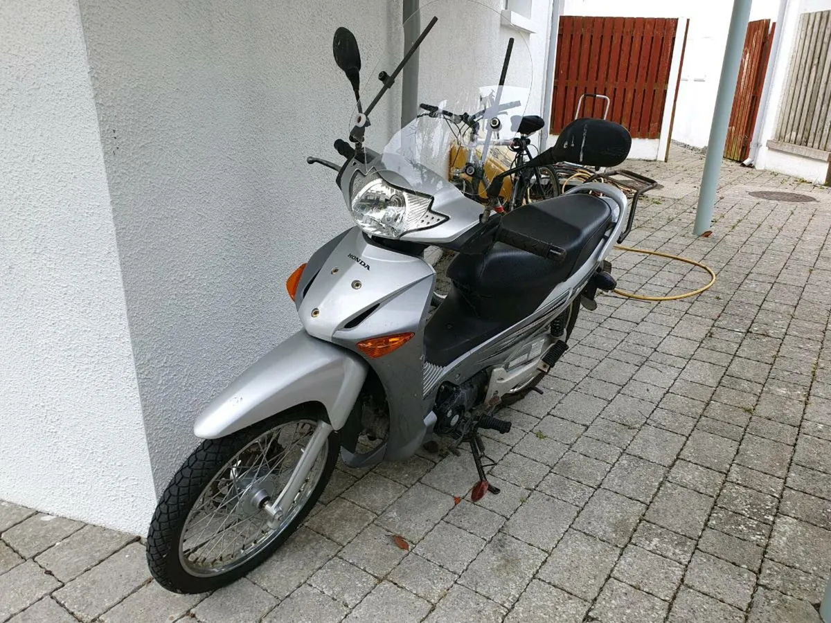 2010 Honda Innova 125 - Image 1