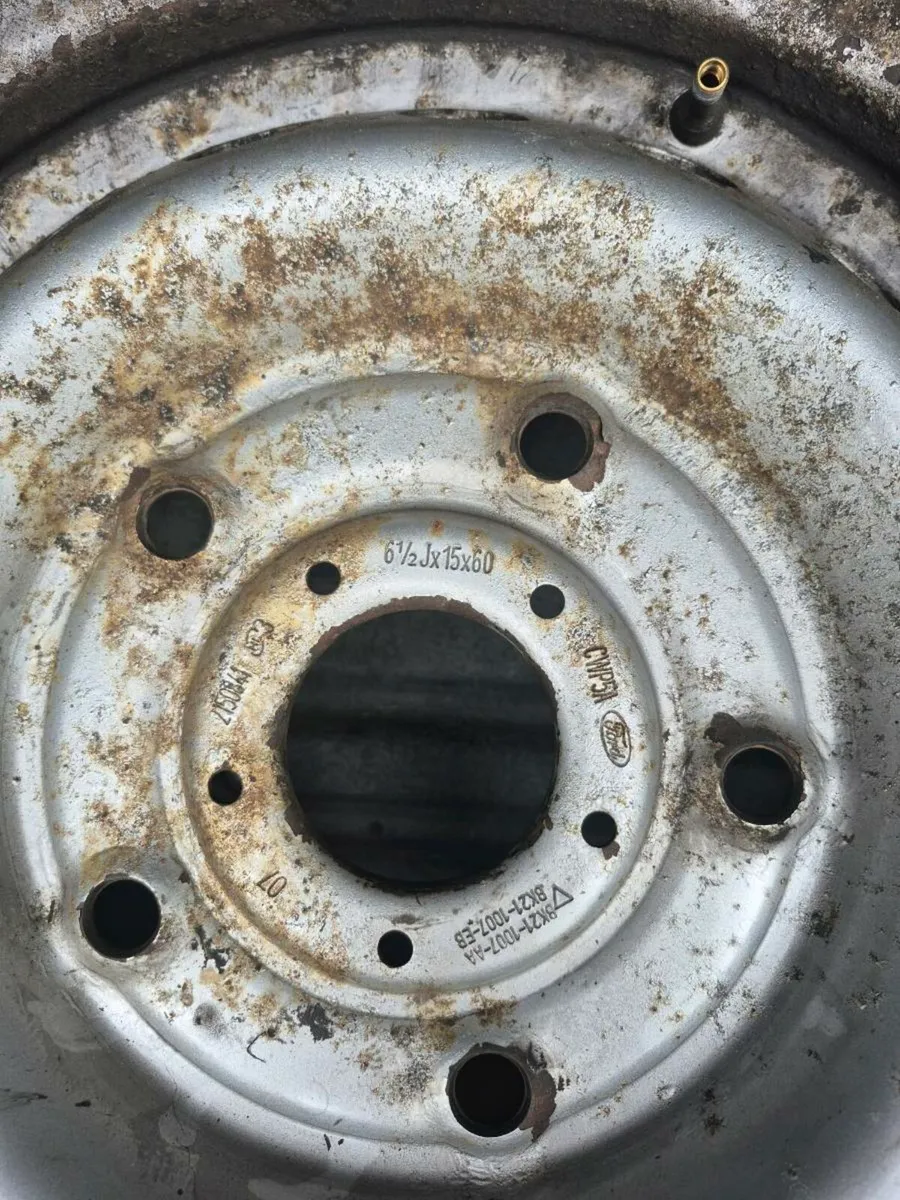 15 inch Transit Custom rim - Image 1