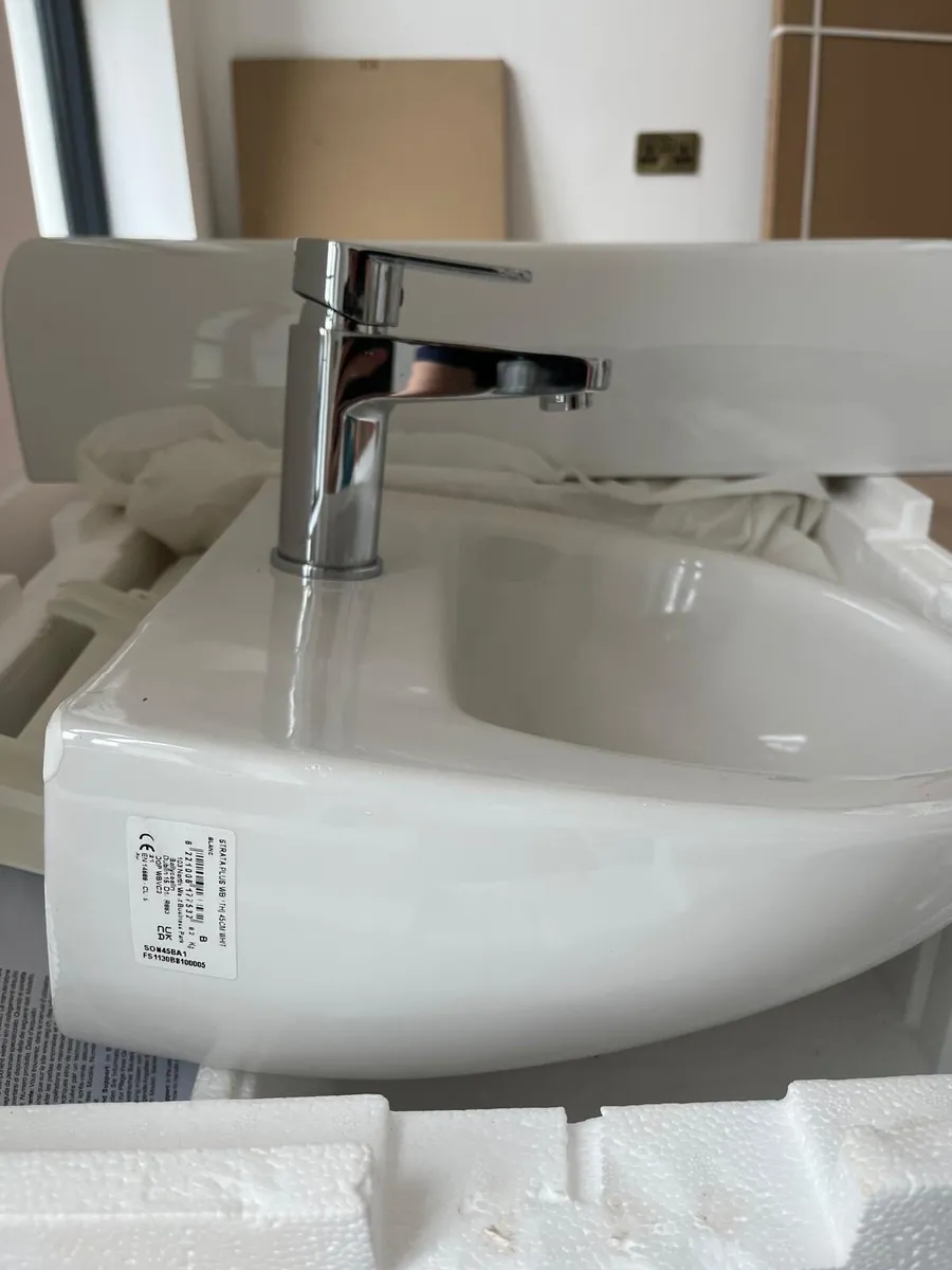 Pedestal sink - Image 3