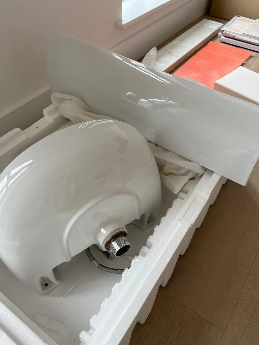 Pedestal sink - Image 4