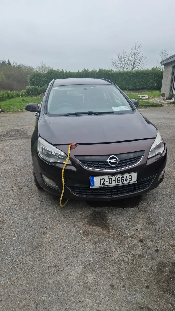 Opel Astra 2012 - Image 1