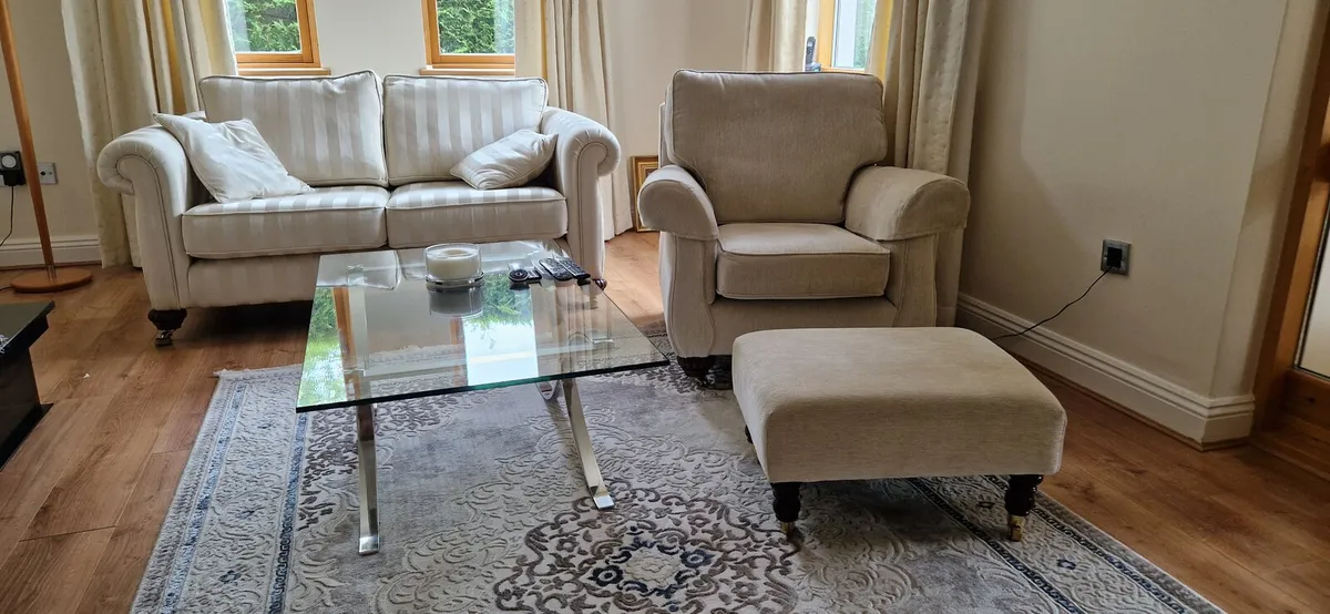 Suite - 3, 2  & 1 seater + footstool - Image 3