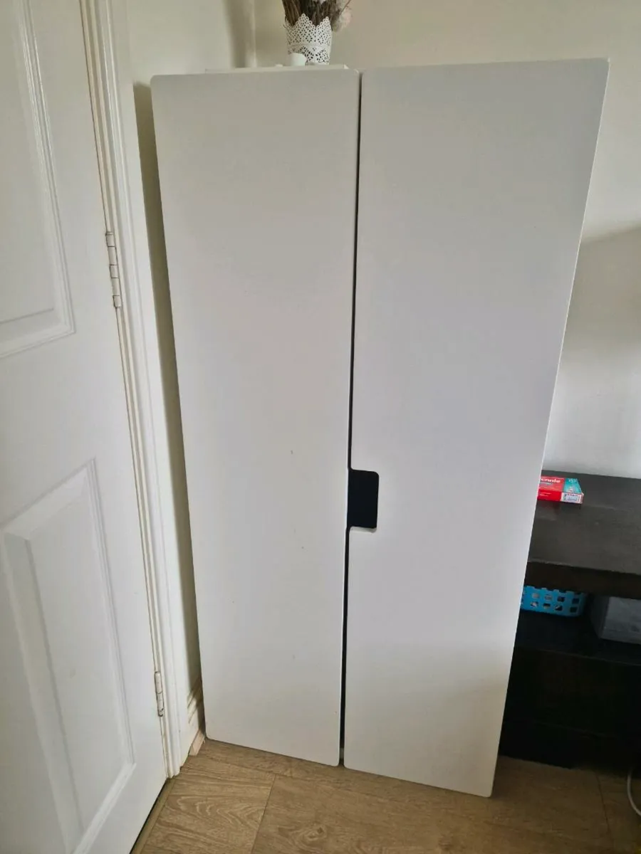 Kids wardrobe - Image 1