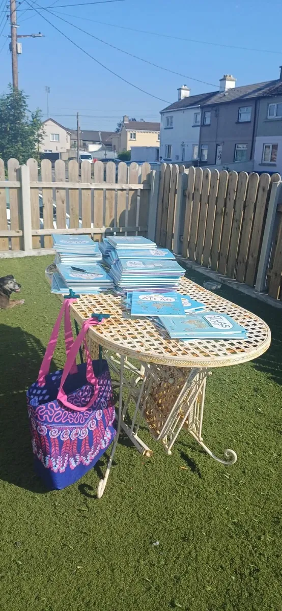 Parasol Umbrella also garden table & 4 chairs - Image 4