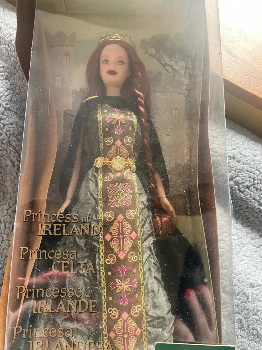 Collectible Barbie dolls - Image 3