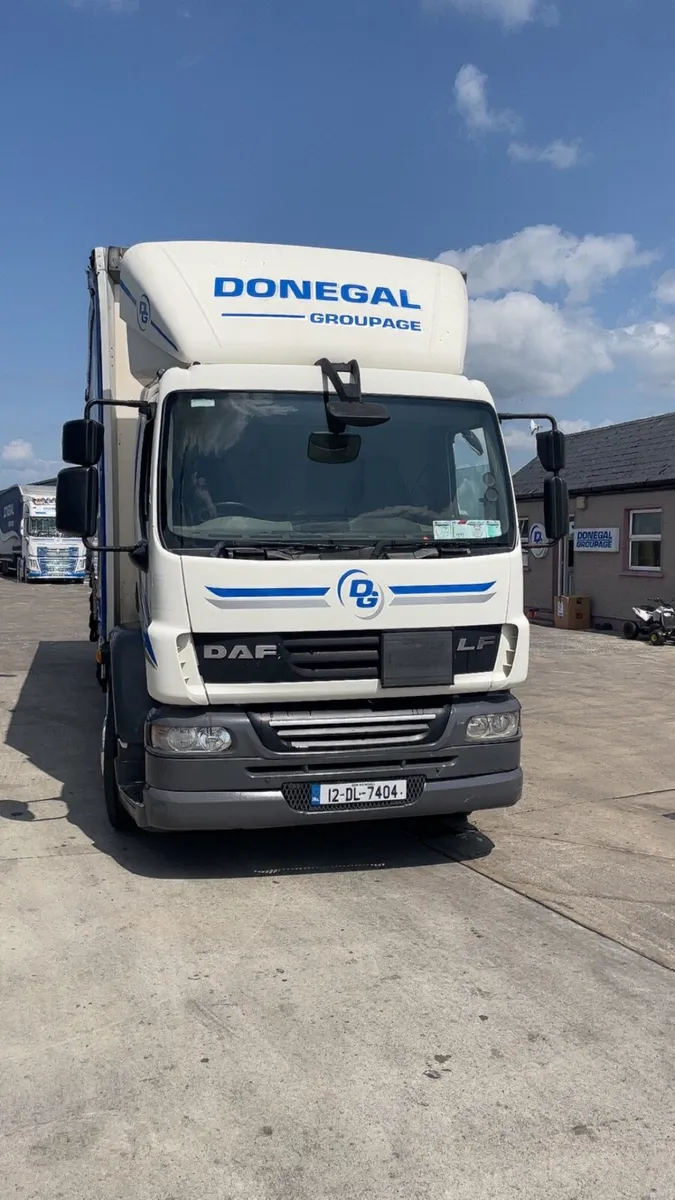 DAF 220 - Image 2