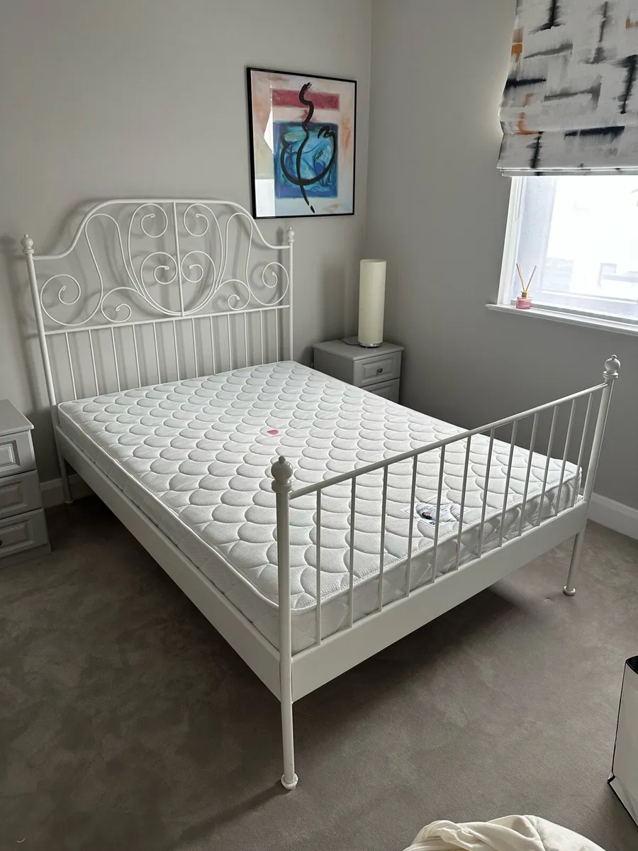 4’ 6” Metal frame bed with mattress - Image 2