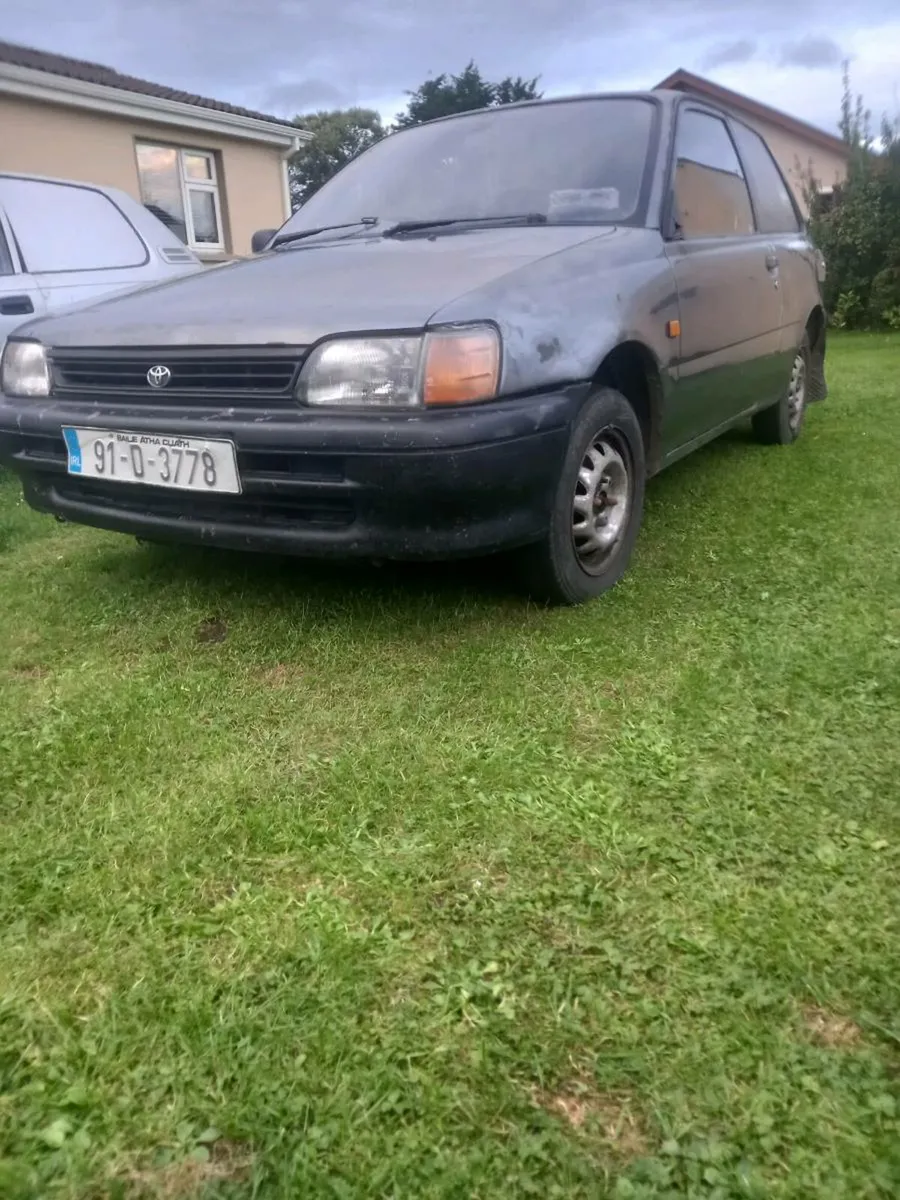 Starlet vintage van - Image 3
