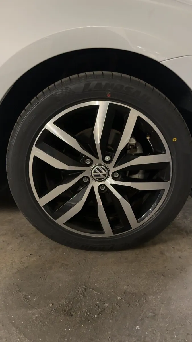 Volkswagen Golf 17” inch alloys and tyres NEW - Image 2