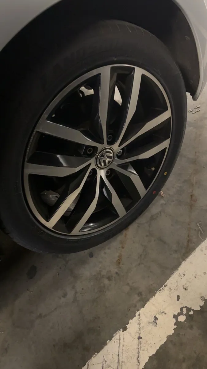 Volkswagen Golf 17” inch alloys and tyres NEW - Image 4