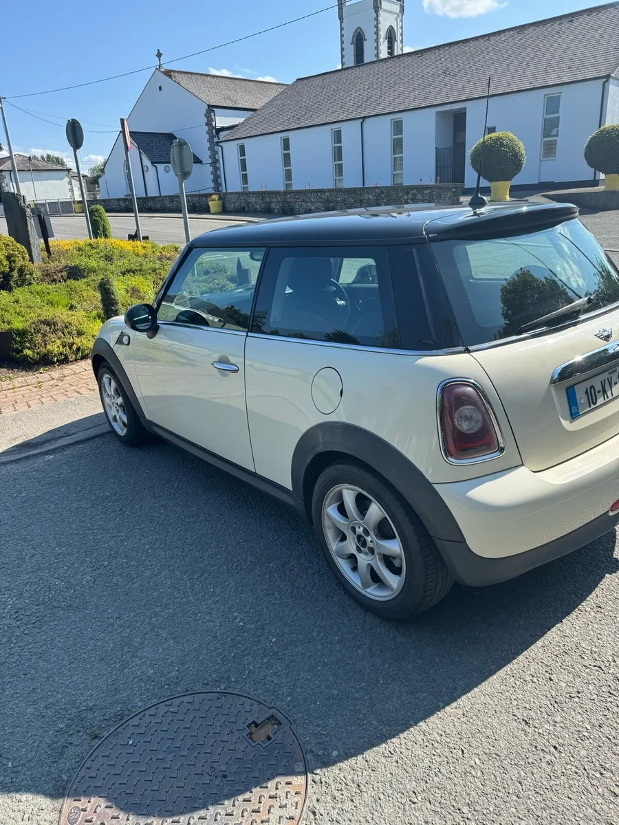 Car - Image 3